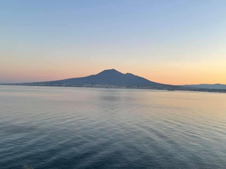 La Dimora Di Cornelia Aparthotel Sorrento Luaran gambar